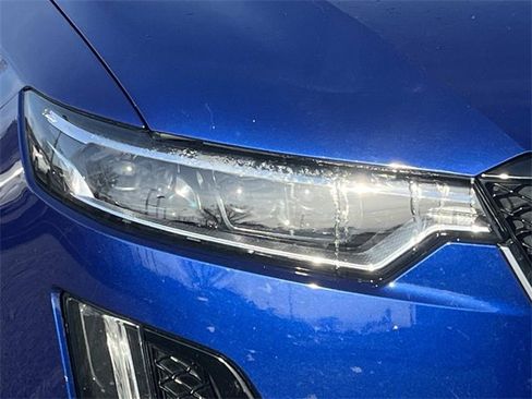 Used 2023 Cadillac XT6 Sport w/ Platinum Package image 9