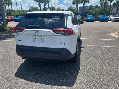 Used 2019 Toyota RAV4 LE FWD image 11