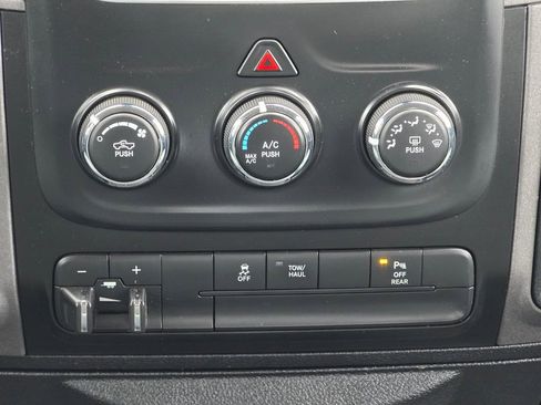 Used 2017 RAM 2500 Tradesman w/ Chrome Appearance Group image 15