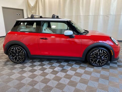 Used 2025 MINI Cooper 2-Door Hardtop FWD image 7