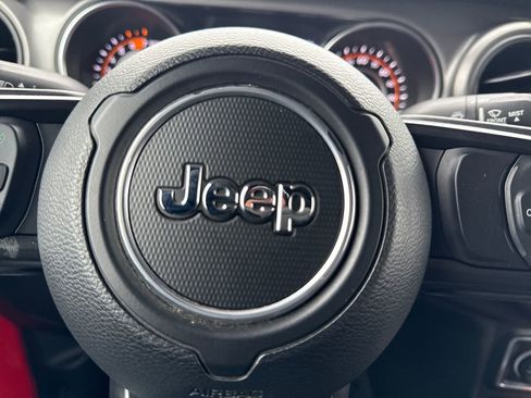 Used 2023 Jeep Wrangler Willys image 28