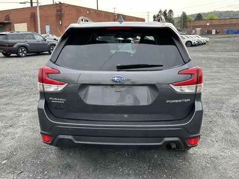 Used 2023 Subaru Forester Premium image 7