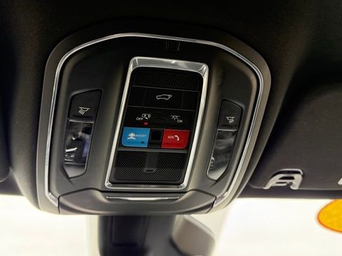 Used 2024 Jeep Wagoneer L Series II image 38