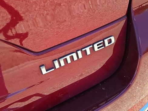 Used 2023 Jeep Grand Cherokee Limited w/ Trailer Tow Prep Group (B) AWD/4WD image 13