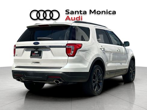 Used 2019 Ford Explorer XLT w/ Equipment Group 202A FWD image 2