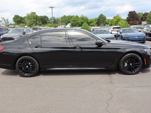 Used 2022 BMW 750i xDrive w/ Luxury Rear Seating Package AWD/4WD image 4