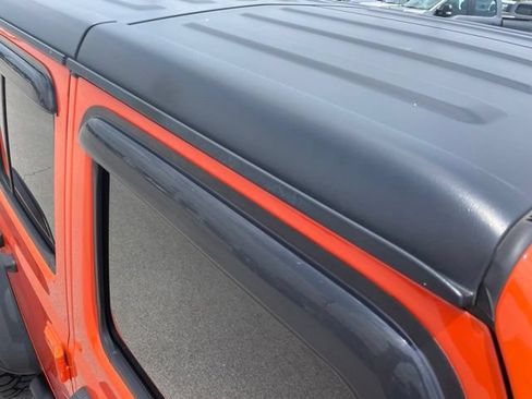 Used 2018 Jeep Wrangler Unlimited Sport S AWD/4WD image 19