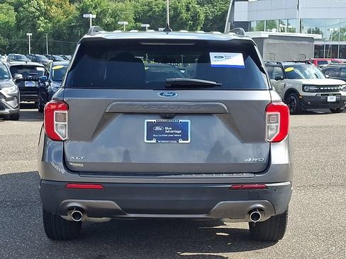 Used 2022 Ford Explorer XLT w/ Equipment Group 202A AWD/4WD image 5
