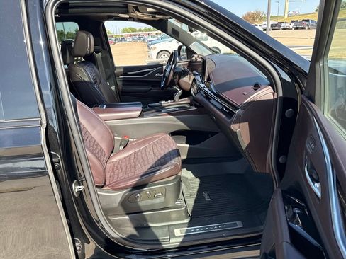 Used 2021 Cadillac Escalade Sport Platinum AWD/4WD image 14