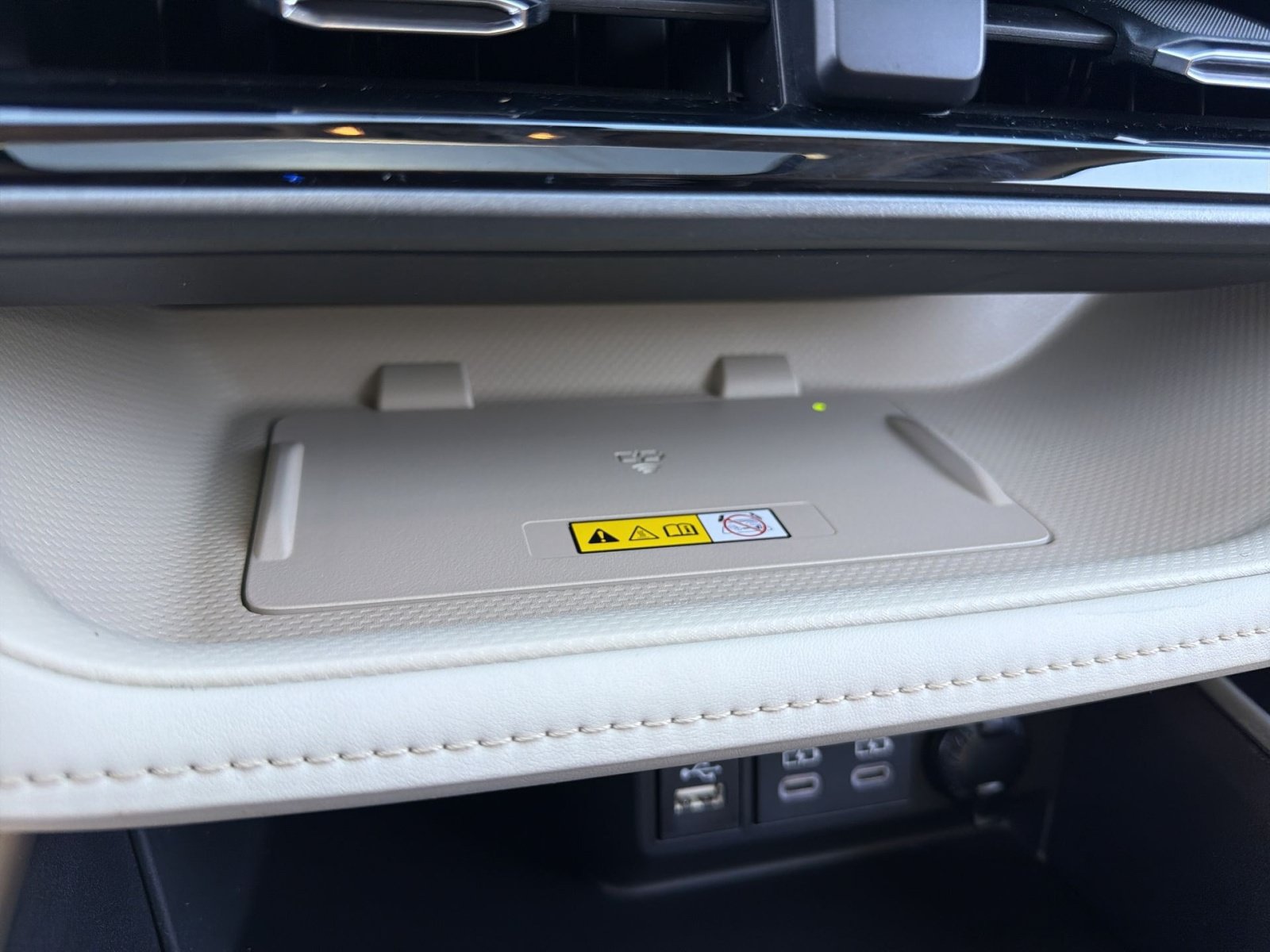Used 2023 Toyota Highlander Limited FWD image 32