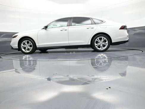 Certified 2023 Honda Accord LX image 32