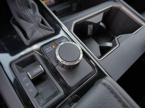 Certified 2025 Toyota Tundra Limited AWD/4WD image 33