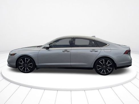 Used 2023 Honda Accord Touring image 6