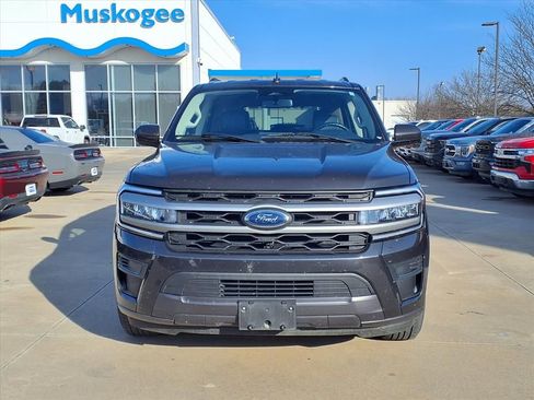 Used 2024 Ford Expedition XLT image 23