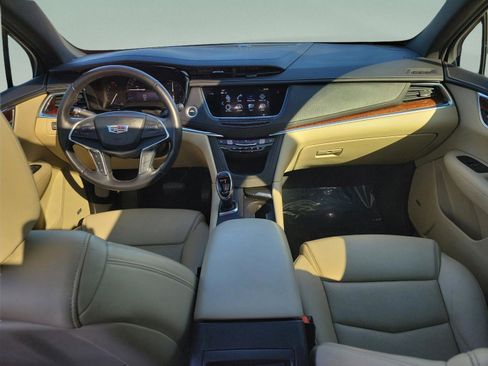 Used 2018 Cadillac XT5 Luxury w/ Driver Awareness Package image 7