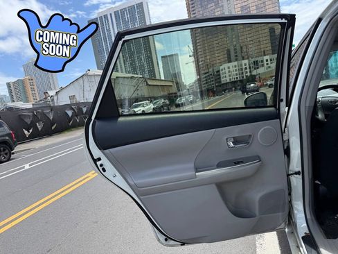 Used 2017 Toyota Prius V Five FWD image 9