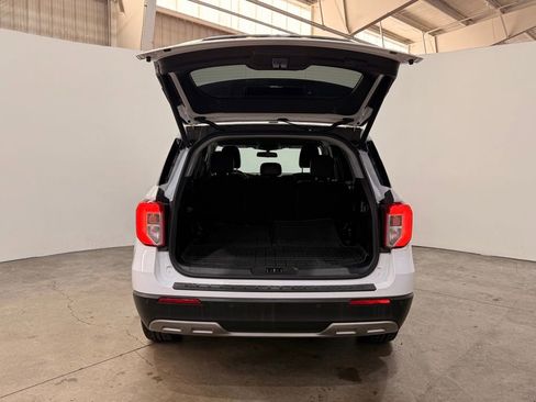 Used 2021 Ford Explorer XLT w/ Equipment Group 202A image 12