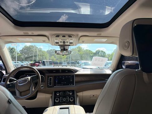 Used 2021 GMC Yukon XL Denali w/ Denali Ultimate Package AWD/4WD image 19