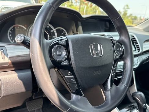 Used 2017 Honda Accord EX-L image 14