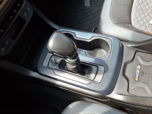Used 2022 Chevrolet Colorado Z71 AWD/4WD image 29