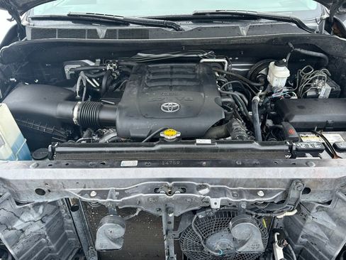 Used 2015 Toyota Sequoia Platinum image 30