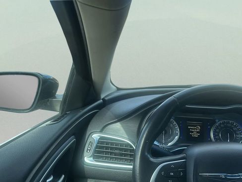 Used 2015 Chrysler 200 Limited w/ Convenience Group FWD image 22