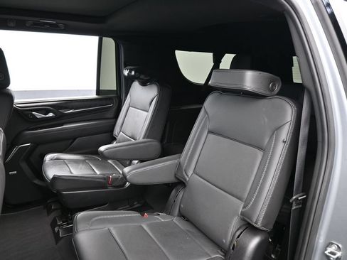 Used 2024 GMC Yukon XL Denali RWD image 46
