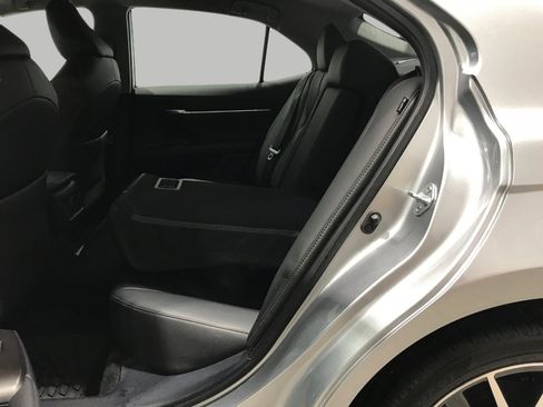 Used 2024 Toyota Camry XLE image 18