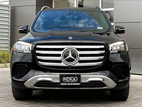 Used 2024 Mercedes-Benz GLS 450 4MATIC image 2