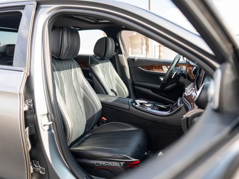 Used 2017 Mercedes-Benz E 300 4MATIC w/ Premium 2 Package image 17