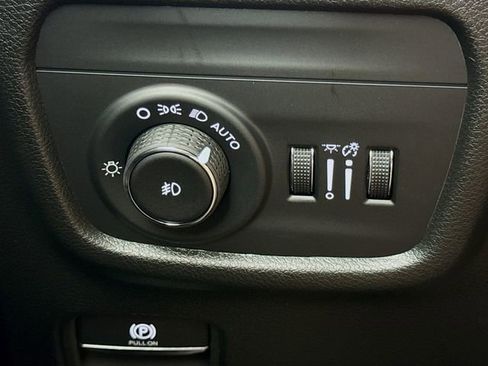 New 2025 Jeep Grand Cherokee Limited w/ Black Appearance Package AWD/4WD image 10