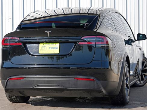 Used 2022 Tesla Model X image 5