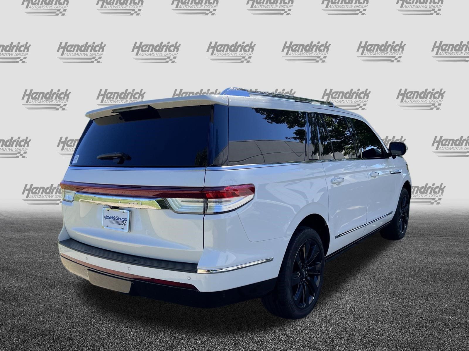 Used 2024 Lincoln Navigator L Reserve AWD/4WD image 9