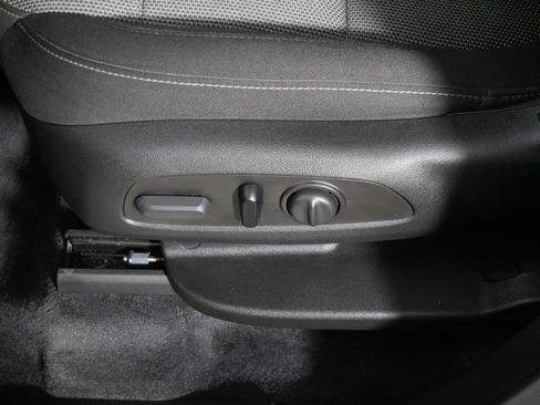 Used 2023 Chevrolet Traverse LT FWD image 20