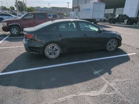 Used 2023 Kia Forte LXS w/ LXS Technology Package FWD image 3