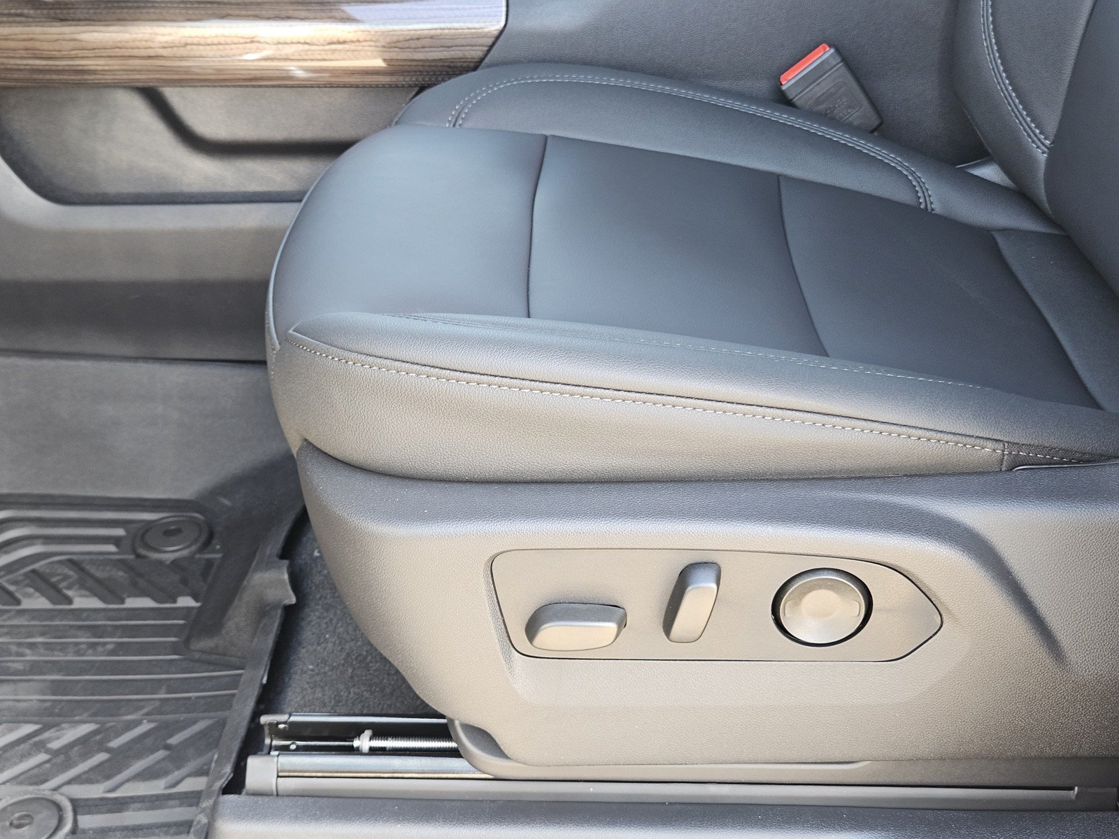 New 2026 Chevrolet Silverado 1500 RST AWD/4WD image 17