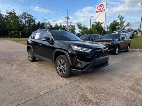 Used 2024 Toyota RAV4 XLE Premium w/ Weather Package AWD/4WD image 8