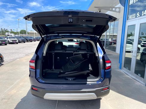 Used 2025 Honda Pilot EX-L image 9