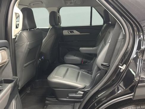 Used 2025 Ford Explorer Active w/ Active Comfort Package AWD/4WD image 23