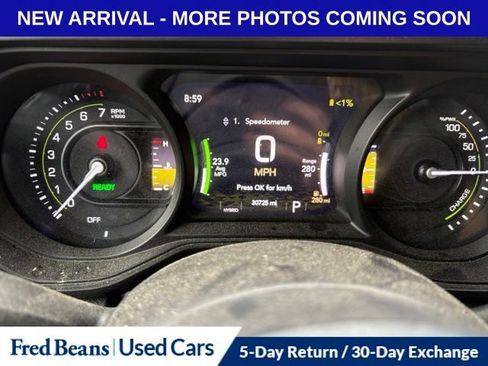 Used 2024 Jeep Wrangler Unlimited Sahara w/ Technology Group AWD/4WD image 13