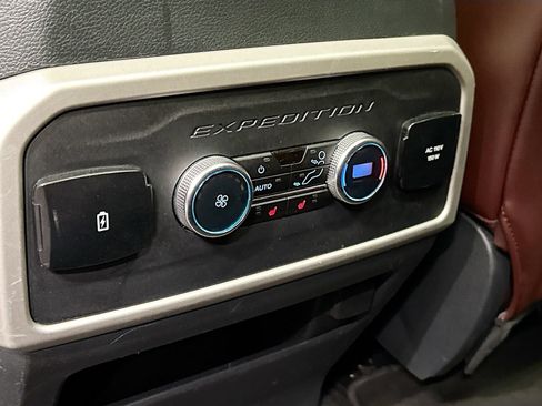 Used 2024 Ford Expedition Max Limited AWD/4WD image 29