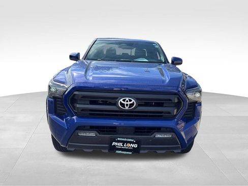 Used 2025 Toyota Tacoma SR5 AWD/4WD image 2
