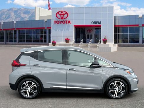 Used 2020 Chevrolet Bolt Premier w/ Infotainment Package image 6