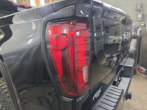 New 2026 GMC Sierra 1500 AT4X w/ LPO, Black Badging Package image 32