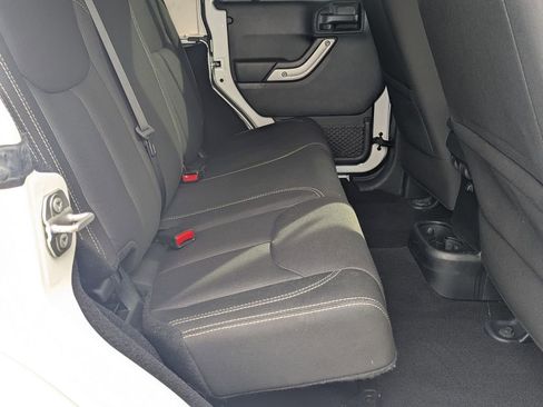 Used 2017 Jeep Wrangler Unlimited Sahara w/ Connectivity Group image 22