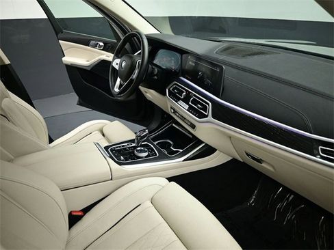 Used 2022 BMW X7 xDrive40i w/ Executive Package image 31