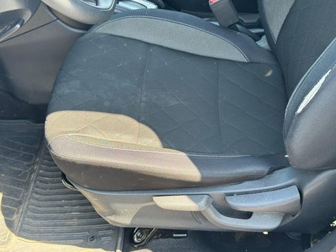 Used 2018 Nissan Kicks SV image 15