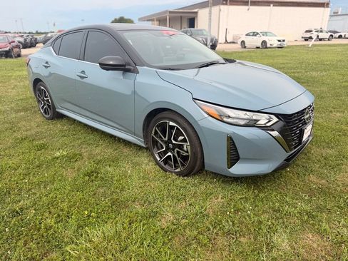 Certified 2025 Nissan Sentra SR w/ SR Premium Package FWD image 3