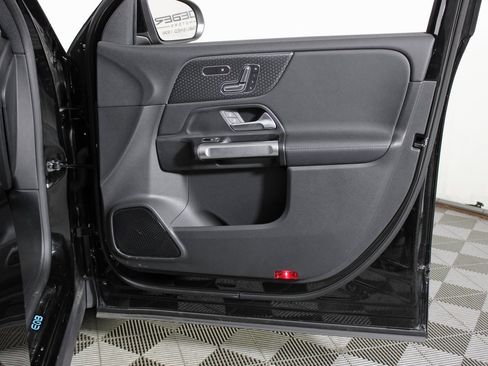 Certified 2024 Mercedes-Benz EQB 350 4MATIC SUV image 32