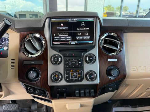 Used 2016 Ford F350 Lariat w/ Lariat Interior Package AWD/4WD image 12